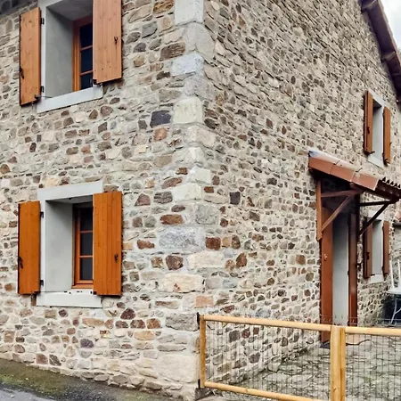3 Bedroom Awesome Home In Saint-Vert בית נופש Saint-Vert